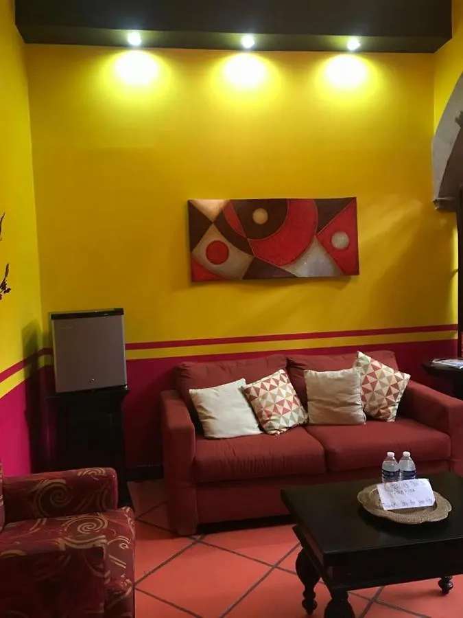 Casa Campos Bed and Breakfast Guadalajara 2*,